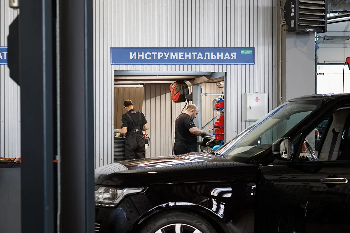 Вид на инструментальную автосервиса